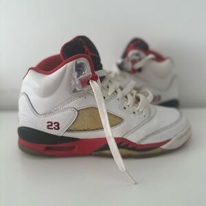 Air Jordan fire red 5s